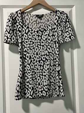 Express Women’s Animal Print Size Small Top